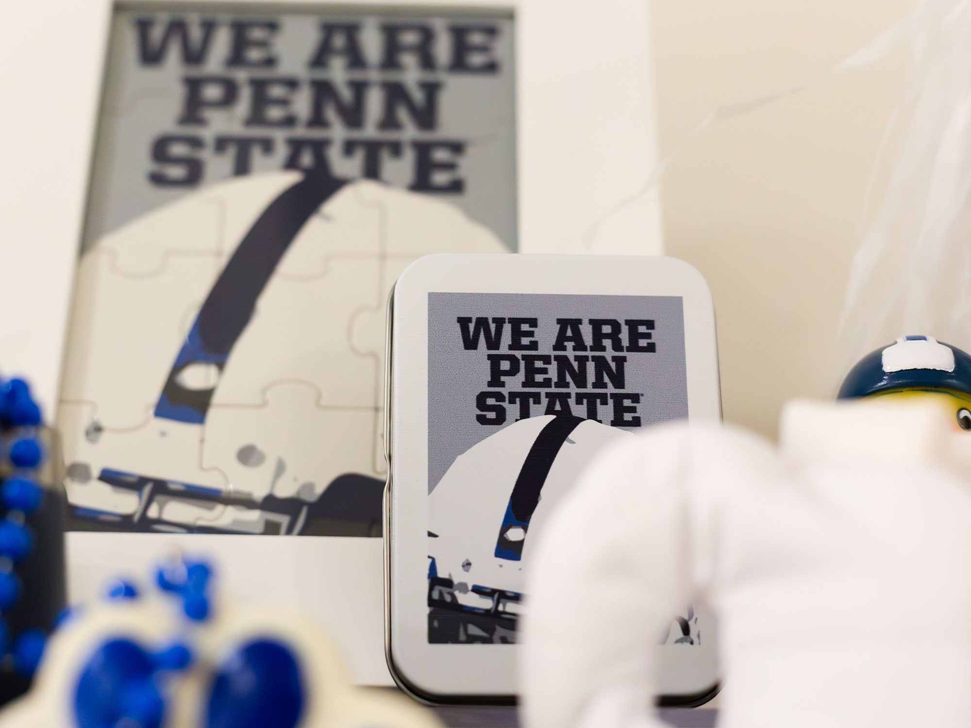 tailgate-puzzle Penn State fans having photo taken.